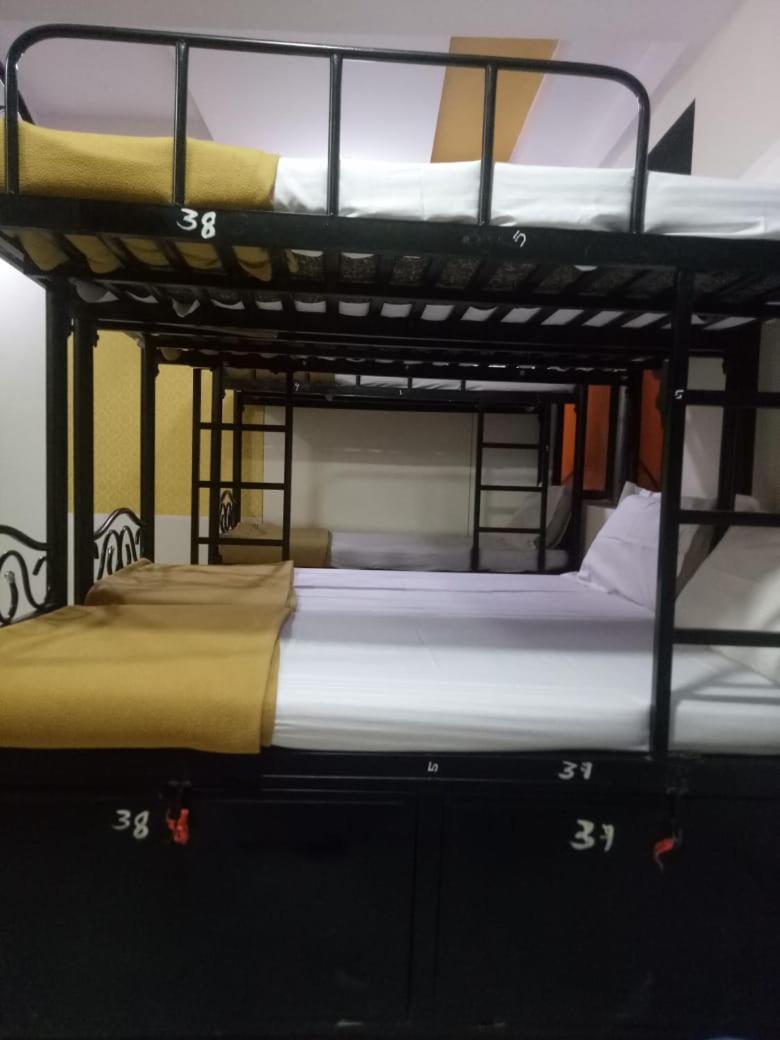 Bandra Dormitory Bombay Exterior foto